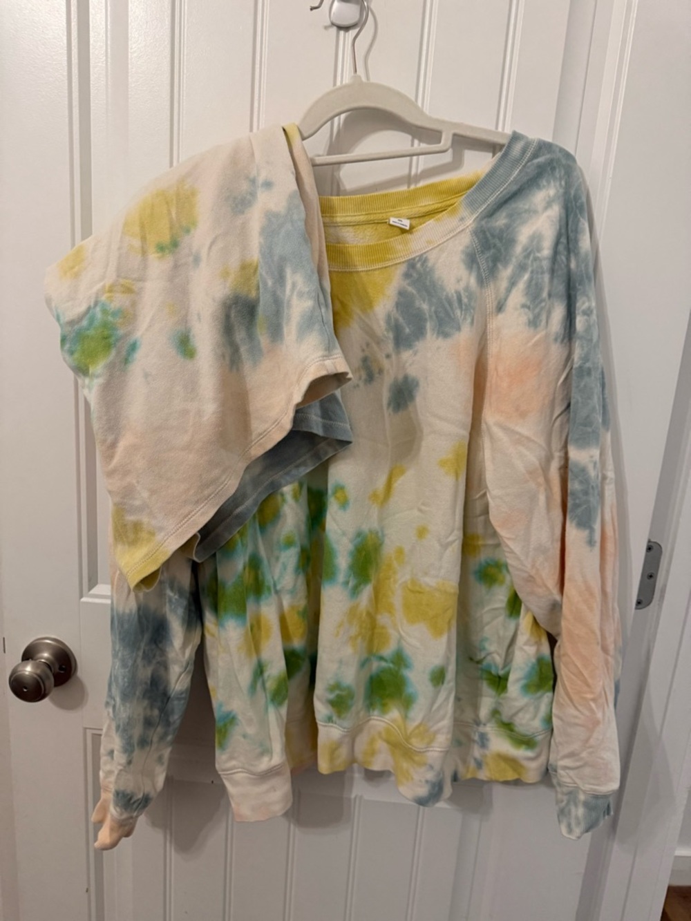 Tie-Dye Crewneck Sweatshirt in Pastel Yellow, Blue, Green
